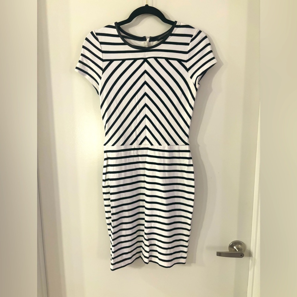 BANANA REPUBLIC - Bodycon B&W Dress